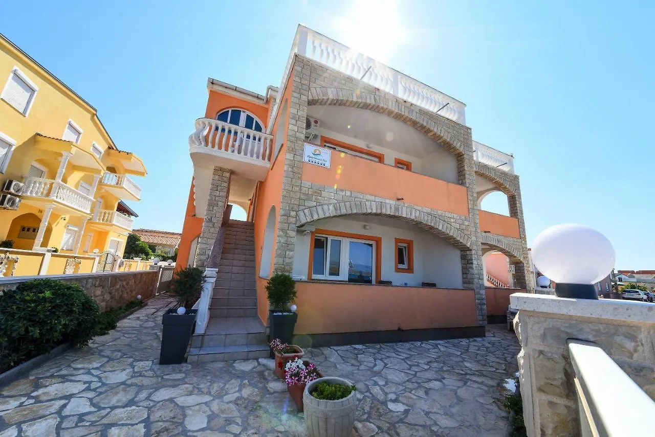 Apartment Apartmani Por Vir