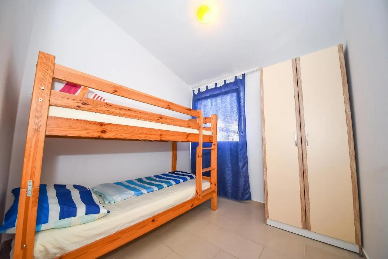 Apartment Apartmani Por Vir