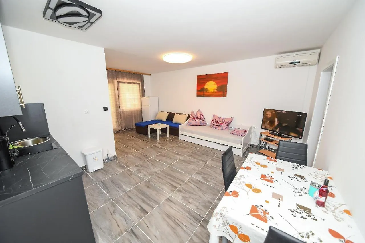 Apartmani Por Vir 0*,  Croatia