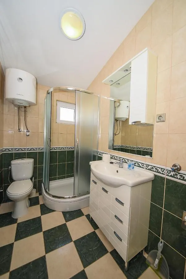 Apartmani Por Vir
