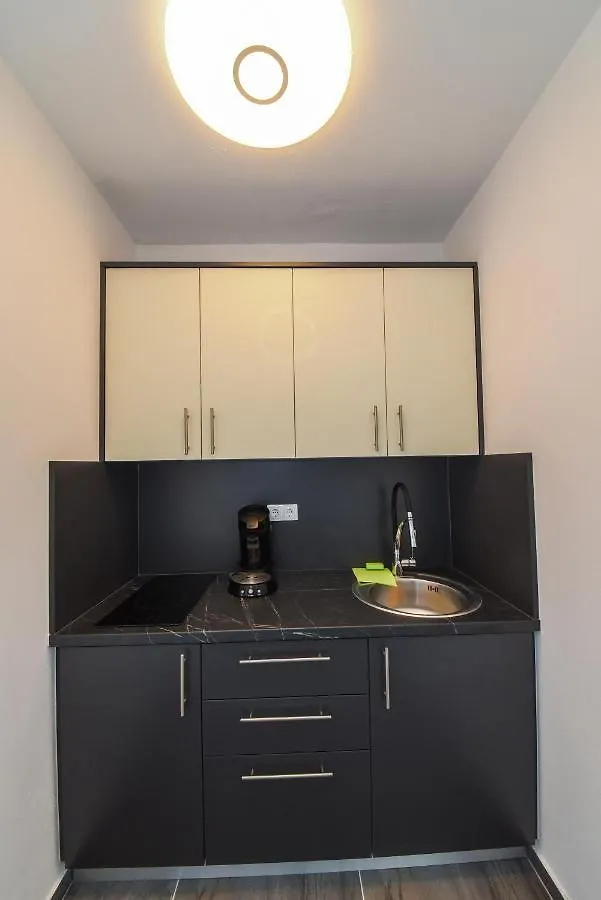 Apartmani Por Vir Lägenhet
