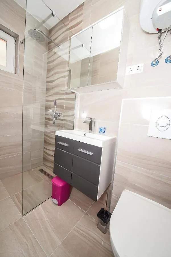 Lägenhet Apartmani Por Vir
